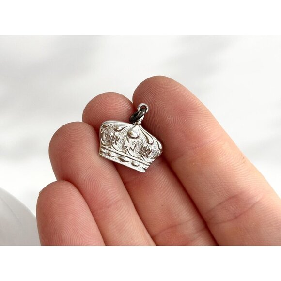 Crown Shaped Hand Carved 925 Wells Sterling Silver Vintage Pendant | Charm - Picture 7 of 7